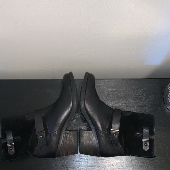 Clarks Leather and Suede Stacked Heel Boots. Size 10. - Picture 6 of 13